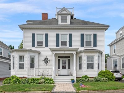 16 Grosvenor Park