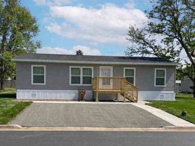 Property at 7 Orchard Lane Ct #7, Manchester, IA