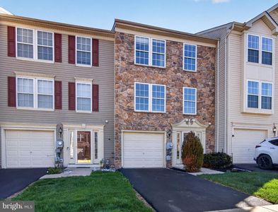 Property at 207 Windsor Ct, Quakertown, PA