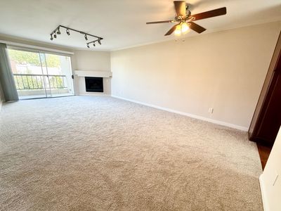 5550 Owensmouth Ave APT 214