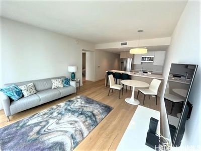 1001 Queen St #1413