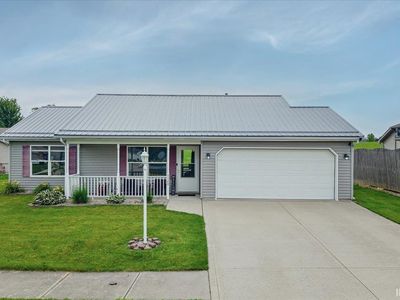 1120 E Ridge Dr
