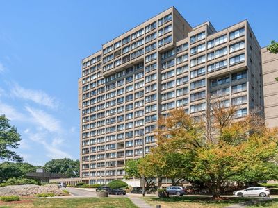 250 Hammond Pond Pkwy APT 1208N