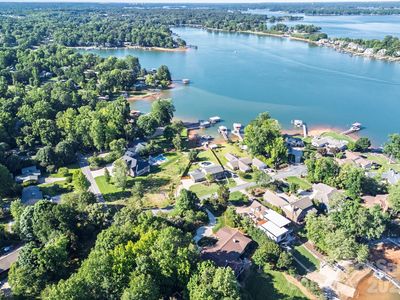 8005 Island View Ct