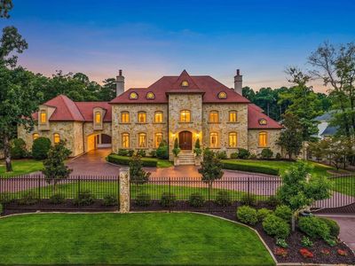 24 Spring Valley Ln