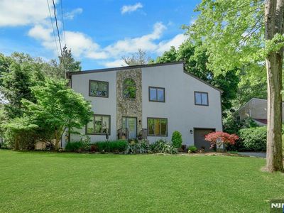 Property at 962 Pines Ter, Franklin Lakes, NJ