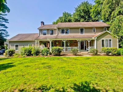 Property at 82 Pilgrim Rd, East Longmeadow, MA