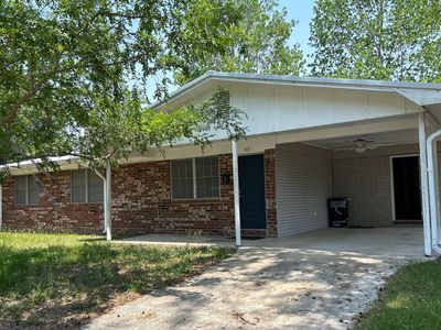 465 SE Golf Club Ave