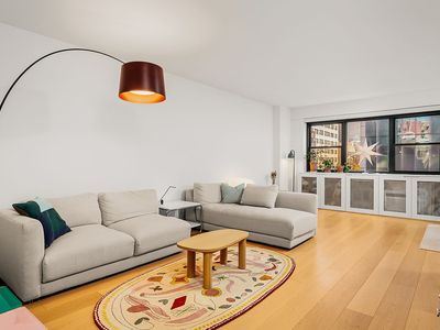 176 E 77th St APT 5E