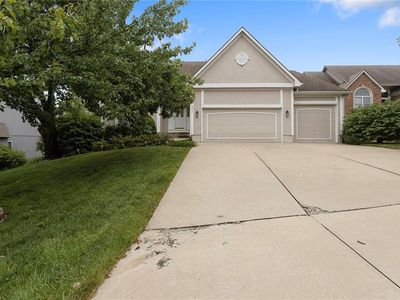 Property at 2617 SW 10th St, Lees Summit, MO