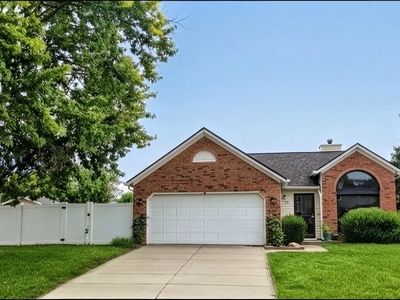 Property at 272 Suncrest Dr, Greenwood, IN