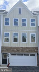 2768 Bear Claw Pl