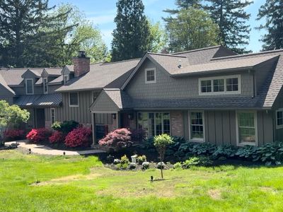 1324 College Hill Dr