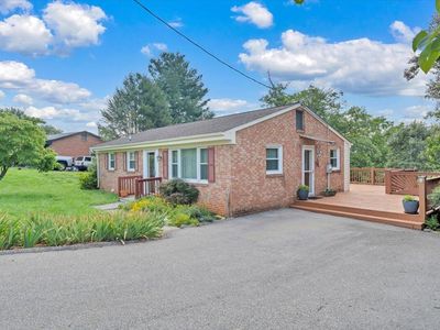 Property at 700 Shelbourne Ave, Vinton, VA