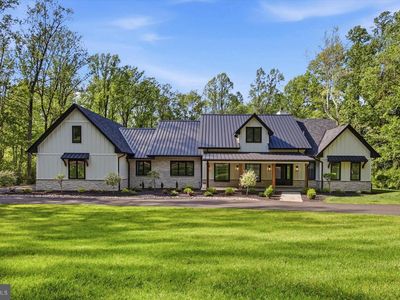 18 Beatty Ln