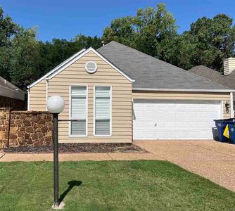 922 S Woodcrest Dr