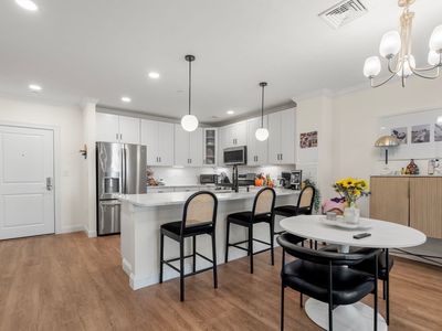 320 Middlesex Ave #D103