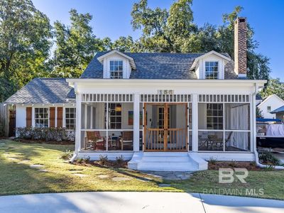 156 White Ave
