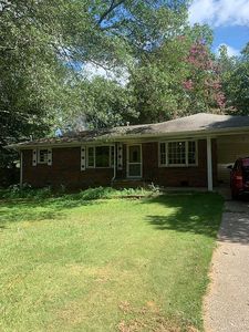 926 Green Valley Rd SW