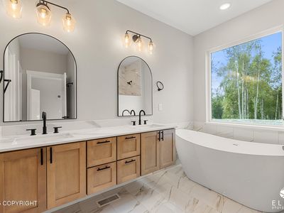 1318 N Utopia View Cir