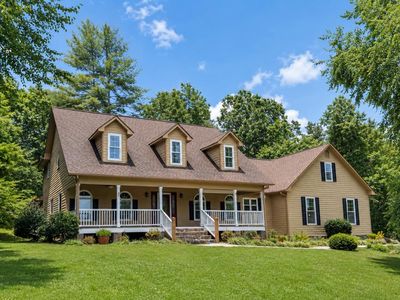 38 Oakwood Dr