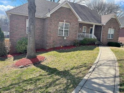 107 W Braxton Ln