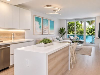 2301 Collins Ave APT 318