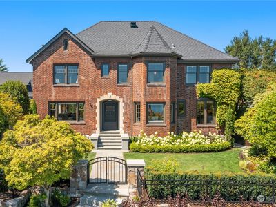 3321 Cascadia Avenue S