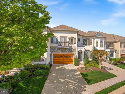 18349 Fairway Oaks Sq