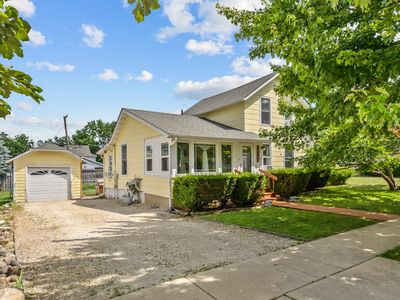 Property at 242 E Jefferson Ave, Hampshire, IL