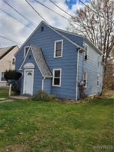 Property at 80 Charlotte St, Lockport, NY