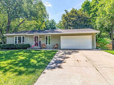 6921 Stratford Dr