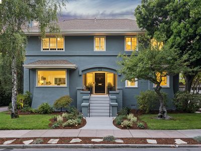 25 Manor Dr