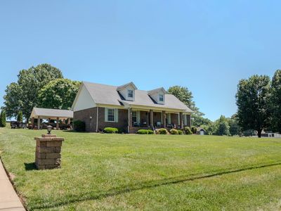 6 Hawthorne Dr