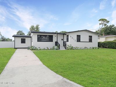 6012 MEADOWS Lane
