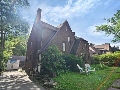 2367 Selma Ave