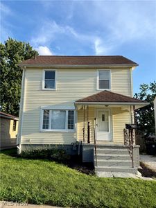 818 Saxon Ave