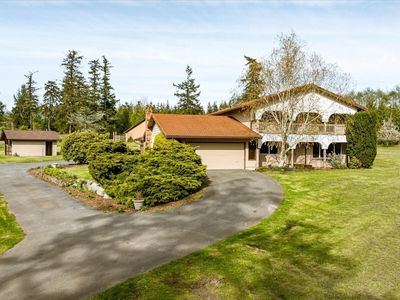 987 E Crescent Harbor Road