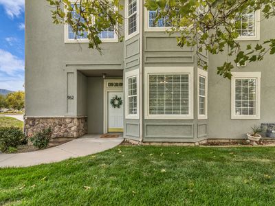 962 S Courtyard Ln