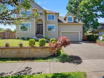 3929 NW Boxwood Dr