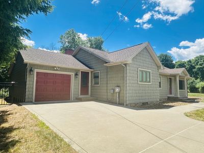 36 Crescent Dr