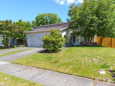 1137 1141 N Vassault Street