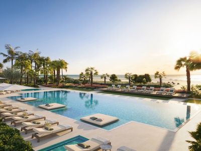 5333 Collins Ave APT 403