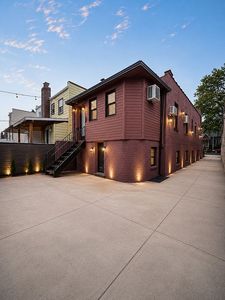 1929 E 33rd St Floor 1