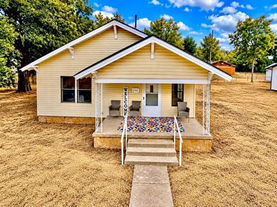 1105 W Main St