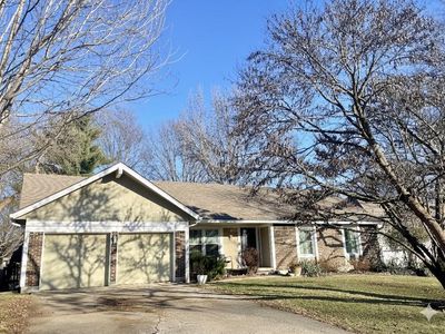 Property at 405 NE Dogwood Ln, Lees Summit, MO