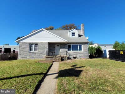 17 W Maple Ave