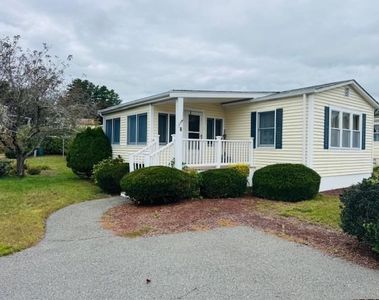 16 Charles Way