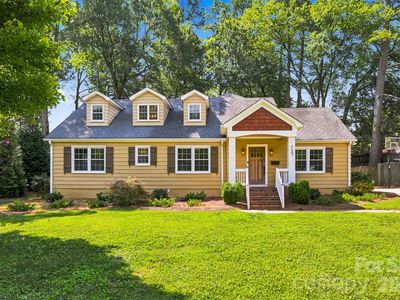 4467 Woodlark Ln