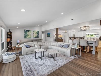 2437 Mohawk Ln